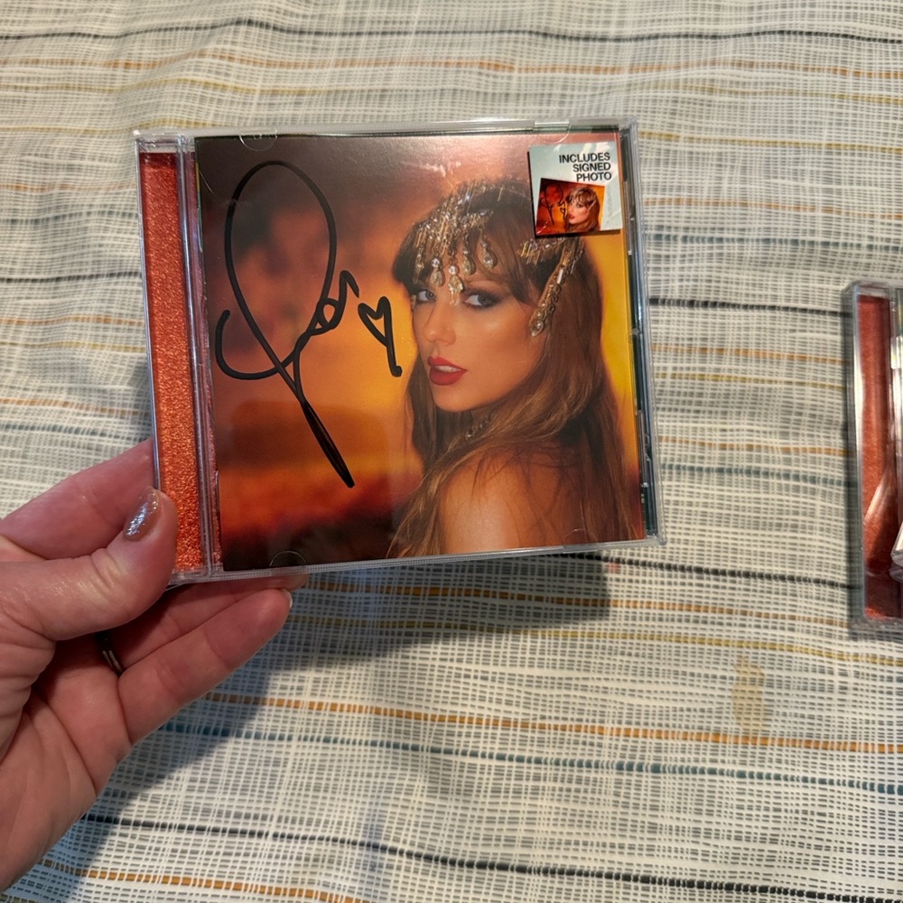 Taylor Swift The Life of a Showgirl CD with Signed Photo #1